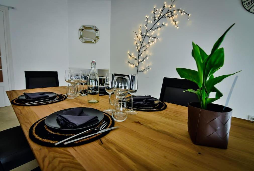 Grand Appartement De Haut Standing En Centre-Ville Montluçon Екстериор снимка