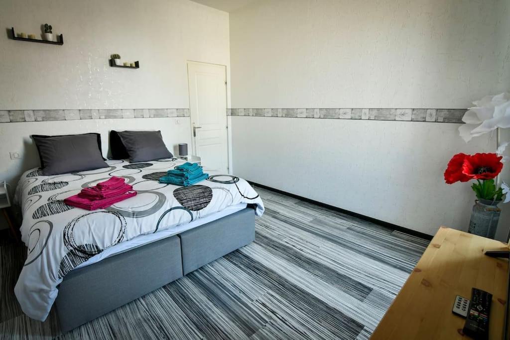 Grand Appartement De Haut Standing En Centre-Ville Montluçon Екстериор снимка