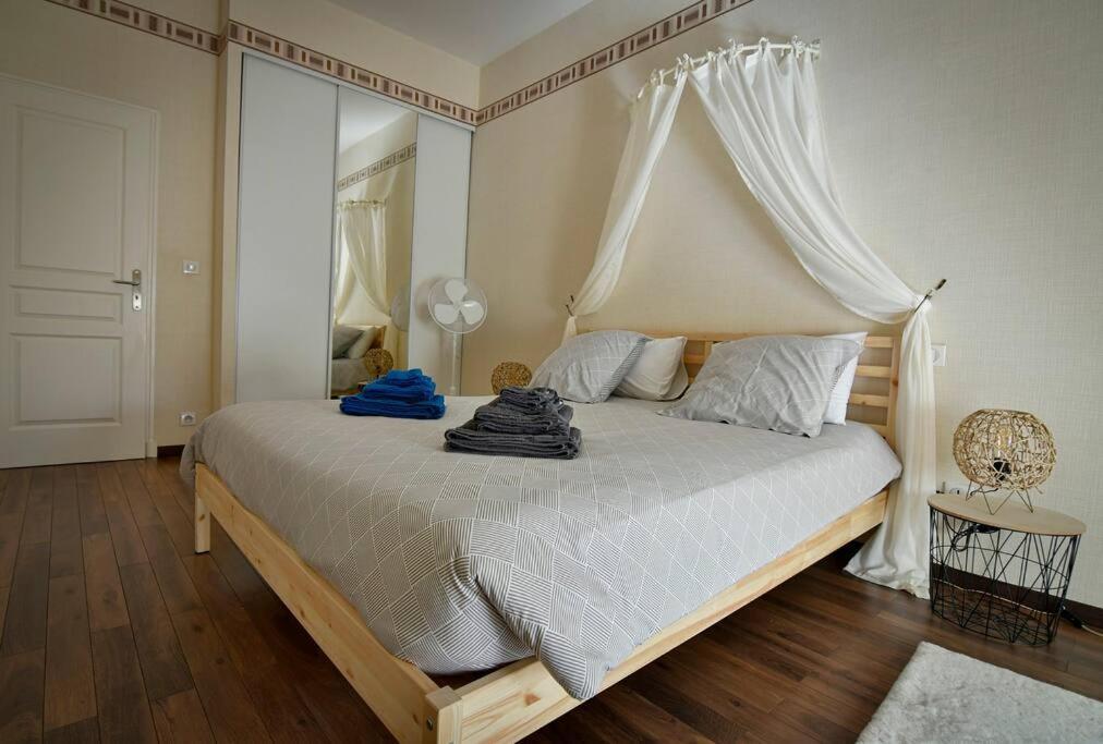 Grand Appartement De Haut Standing En Centre-Ville Montluçon Екстериор снимка