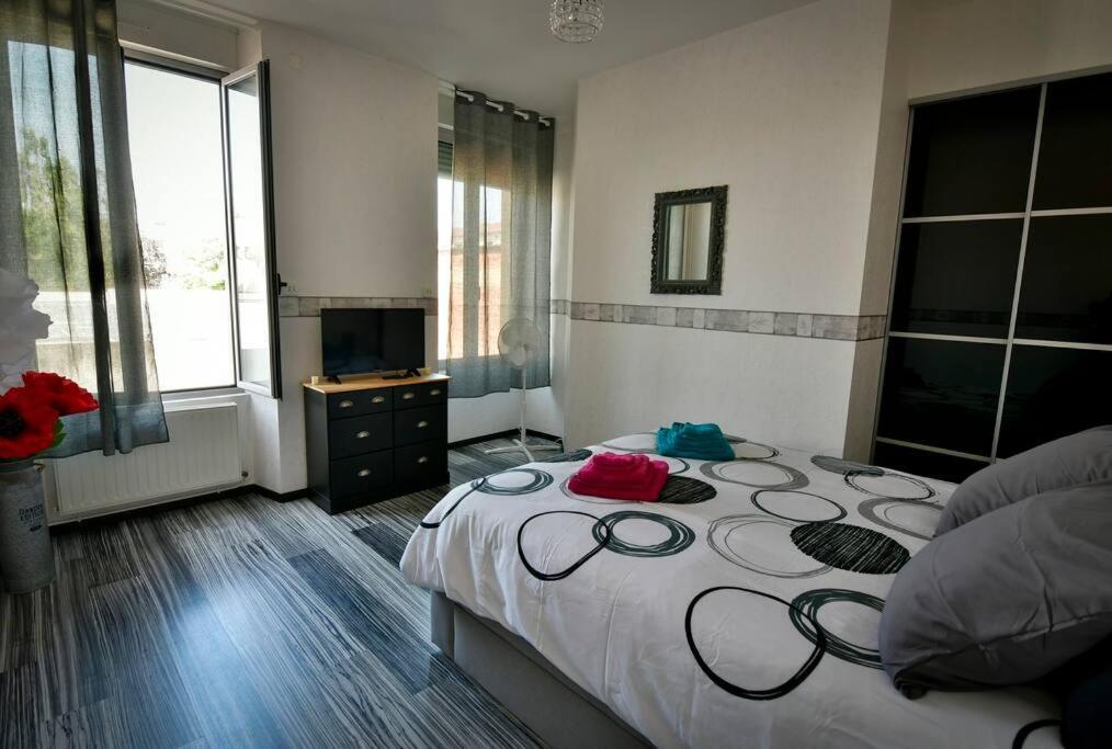 Grand Appartement De Haut Standing En Centre-Ville Montluçon Екстериор снимка